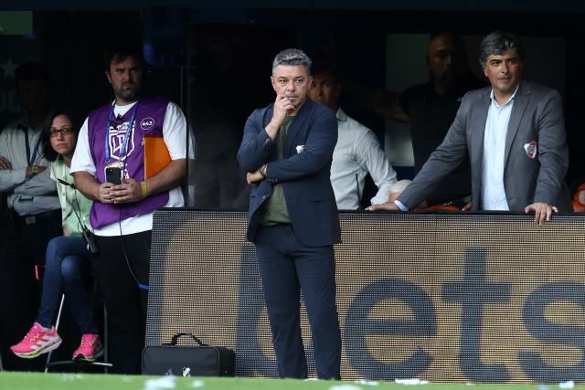 River Plate's head coach Marcelo Gallardo (C) gestures during the Argentine Professional Football League 2025 Clausura Tournament match between Boca Juniors and River Plate at the La Bombonera Stadium in Buenos Aires on November 9, 2025. (Photo by ALEJANDRO PAGNI / AFP)