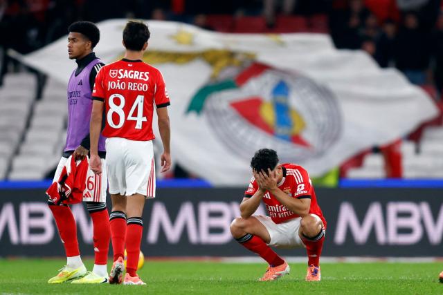 SL Benfica's Portuguese defender #44 Tomas Araujo reacts at the end of the Portuguese league football match between SL Benfica and Casa Pia AC at Estadio da Luz in Lisbon on November 9, 2025. (Photo by FILIPE AMORIM / AFP)