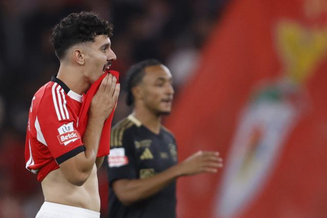 SL Benfica's Portuguese defender #44 Tomas Araujo reacts at the end of the Portuguese league football match between SL Benfica and Casa Pia AC at Estadio da Luz in Lisbon on November 9, 2025. (Photo by FILIPE AMORIM / AFP)