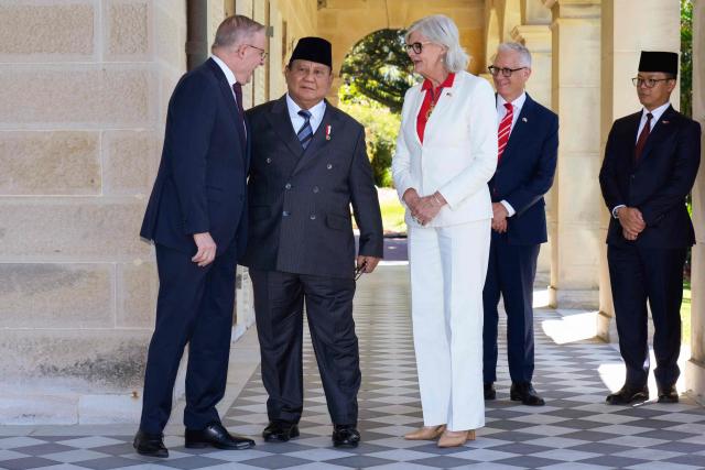Indonesia's President Prabowo Subianto (2nd L) meets with Australia's Prime Minister Anthony Albanese (L) and Governor General Sam Mostyn (C) at Admiralty House in Sydney on November 12, 2025. (Photo by Rick Rycroft / POOL / AFP)