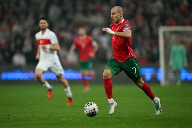 Bulgaria's forward #07 Georgi Rusev controls the ball  during the FIFA World Cup 2026 European qualification football match between Turkey and Bulgaria at the Timsah Arena stadium, in Bursa, on November 15, 2025. (Photo by Ozan KOSE / AFP)