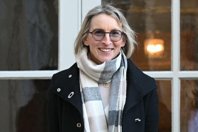(FILES) President of Farmers' union "Coordination rurale" Veronique Le Floc'h arrives for a meeting with Prime minister at the Matignon Hotel in Paris, on January 13, 2025. After a historic breakthrough in the January professional elections, the "Coordination rurale", the second largest agricultural trade union in France, is preparing to renew its leadership in a toxic atmosphere at its congress on November 18 and 19, 2025 in Auch (Gers). Outgoing president Veronique Le Floc'h is seeking a new three-year term. (Photo by Bertrand GUAY / AFP)