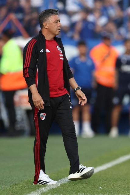 River Plate's head coach Marcelo Gallardo gestures during the Argentine Professional Football League 2025 Clausura Tournament match between Velez Sarsfield and River Plate at the Jose Amalfitani Stadium in Buenos Aires on November 16, 2025. (Photo by Alejandro PAGNI / AFP)