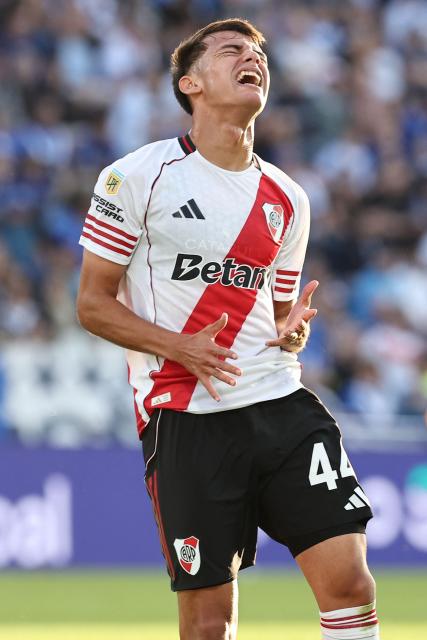 River Plate's forward #44 Joaquin Freitas reacts during the Argentine Professional Football League 2025 Clausura Tournament match between Velez Sarsfield and River Plate at the Jose Amalfitani Stadium in Buenos Aires on November 16, 2025. (Photo by Alejandro PAGNI / AFP)