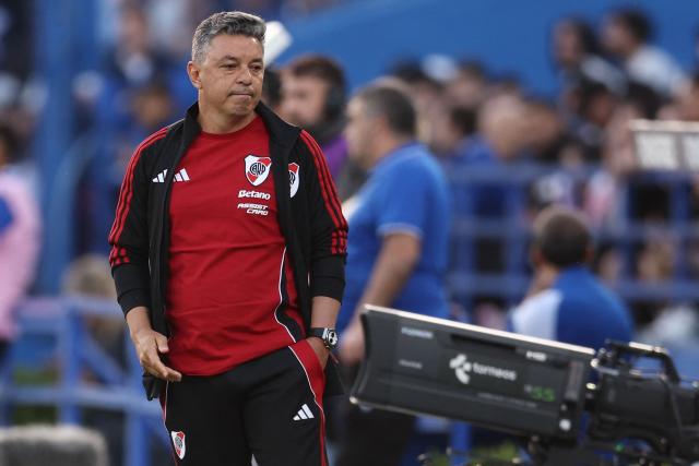 River Plate's head coach Marcelo Gallardo gestures during the Argentine Professional Football League 2025 Clausura Tournament match between Velez Sarsfield and River Plate at the Jose Amalfitani Stadium in Buenos Aires on November 16, 2025. (Photo by Alejandro PAGNI / AFP)