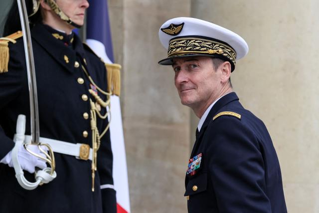 Chief of Staff of the French armed Forces Fabien Mandon arrives before a meeting between France's President Emmanuel Macron and Ukraine's President Volodymyr Zelensky at the Elysee Palace in Paris on November 17, 2025. Macron and Zelensky signed a letter of intent for Kyiv to acquire up to 100 Rafale fighter jets and other air defence hardware from French companies, the French presidency said. (Photo by Ludovic MARIN / AFP)