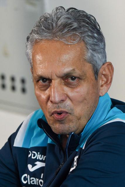 Honduras' Colombian head coach Reinaldo Rueda speaks during a press conference at the National Stadium at San Jose on November 17, 2025, ahead of the FIFA World Cup 2026 qualifier football match against Costa Rica. (Photo by EZEQUIEL BECERRA / AFP)