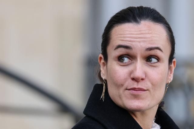 Chief of Staff to the Minister of Justice Manon Delaune-Perriere leaves after a meeting on drug trafficking at the Elysee Palace in Paris on November 18, 2025. France's President has held an emergency meeting to intensify the implementation of the recent law against drug trafficking after several dramatic criminal incidents in recent days, particularly in Marseille. (Photo by Ludovic MARIN / AFP)
