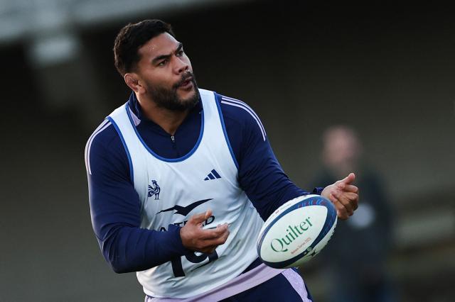 France's lock #05 Romain Taofifenua takes part in a training session at the National Rugby Centre in Marcoussis, in the outskirts of Paris, on November 18, 2025 ahead of the Autumn Nations Series International rugby union test match against Australia, on November 22, 2025. (Photo by Anne-Christine POUJOULAT / AFP)