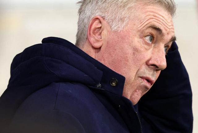 Brazil's Italian coach Carlo Ancelotti reacts during the International friendly football match between Brazil and Tunisia at Stade Pierre-Mauroy, in Villeneuve-d'Ascq, northern France, on November 18, 2025. (Photo by FRANCK FIFE / AFP)