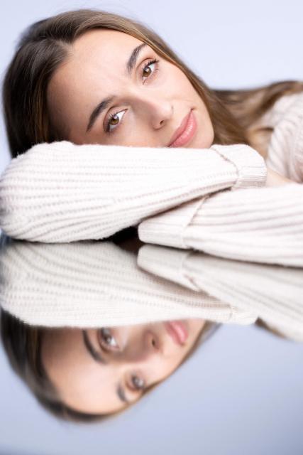 French-Italian mezzo-soprano Lea Desandre poses during a photo session in Paris, on November 17, 2025. (Photo by JOEL SAGET / AFP)