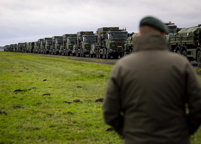 Patriot systems of the Defence Ground-Based Air Defense Command (DGAC) of the Dutch air defense forces prepare for departure to Poland where they will deploy to secure NATO's eastern border airspace for six months, at Vredepeel air base on November 19, 2025. (Photo by Sem van der Wal / ANP / AFP) / Netherlands OUT