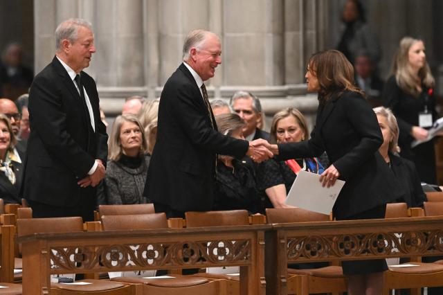 (L-R) Former US Vice President Al Gore, former US Vice President Dan Quayle and former US Vice President Kamala Harris arrive at the funeral service for late US Vice President Dick Cheney at the Washington National Cathedral in Washington, DC, on November 20, 2025. (Photo by SAUL LOEB / AFP)