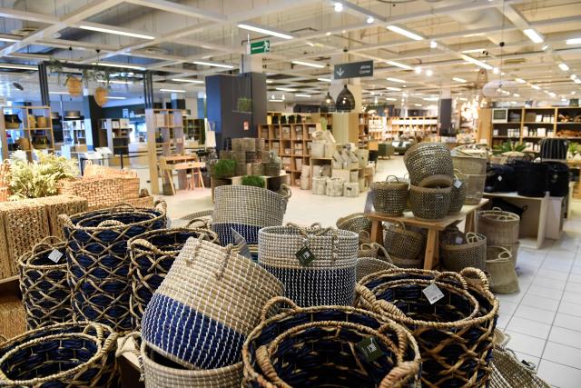 (FILES) This picture taken on November 20, 2020 in Aubagne, southern France, shows an inside view of an Alinea store, closed as part of the measures taken to stop the spread of the covid19 pandemic will be cancelled. The French furniture retailer Alinea (1,200 employees), part of the Mulliez group, was placed in receivership on November 20, 2025 by the Marseille Economic Court, five years after having already suffered the same fate, according to multiple sources. (Photo by NICOLAS TUCAT / AFP)