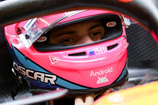 McLaren's Australian driver Oscar Piastri sits in his car before starting the first practice session for the Las Vegas Formula One Grand Prix at the Las Vegas Strip Circuit in Las Vegas, Nevada, on November 20, 2025. (Photo by Patrick T. Fallon / AFP)