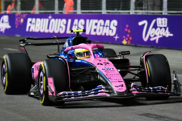 Alpine's Argentinian driver Franco Colapinto races during the second practice session for the Las Vegas Formula One Grand Prix at the Las Vegas Strip Circuit in Las Vegas, Nevada, on November 20, 2025. (Photo by Frederic J. Brown / AFP)