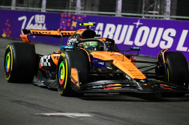 McLaren's British driver Lando Norris races during the second practice session for the Las Vegas Formula One Grand Prix at the Las Vegas Strip Circuit in Las Vegas, Nevada, on November 20, 2025. (Photo by Frederic J. Brown / AFP)