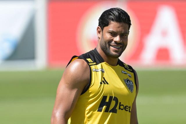 Atletico Mineiro's forward #07 Hulk gestures during a training session at La Huerta stadium in Asuncion, on November 21, 2025 ahead of the Copa Sudamericana final football match between Argentina's Lanus and Brazil's Atletico Mineiro. (Photo by JUAN MABROMATA / AFP)