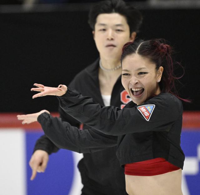 US' Maia Shibutani and Alex Shibutani perform in the Ice Dance Rhythm Dance session during the figure skating ISU Grand Prix Finlandia Trophy Helsinki, Finland on November 21, 2025. (Photo by Heikki Saukkomaa / Lehtikuva / AFP) / Finland OUT