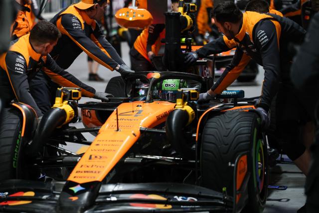 McLaren's British driver Lando Norris makes a pit stop during the third practice session for the Las Vegas Formula One Grand Prix at the Las Vegas Strip Circuit in Las Vegas, Nevada, on November 21, 2025. (Photo by Patrick T. Fallon / AFP)