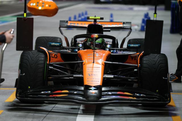 McLaren's British driver Lando Norris makes a pit stop during the third practice session for the Las Vegas Formula One Grand Prix at the Las Vegas Strip Circuit in Las Vegas, Nevada, on November 21, 2025. (Photo by Patrick T. Fallon / AFP)