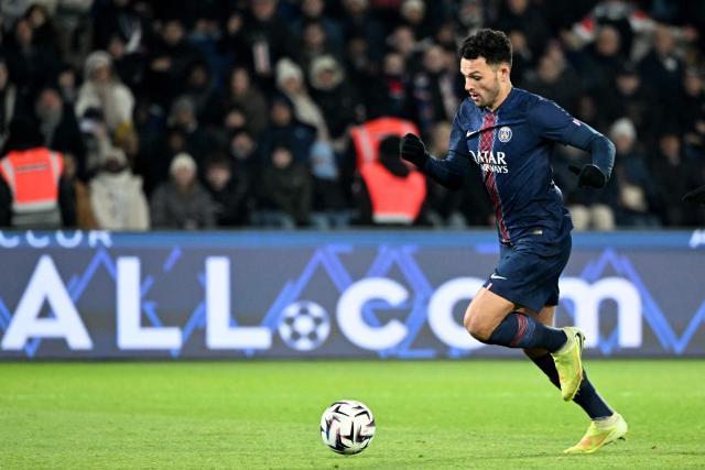Paris Saint-Germain's Portuguese forward #09 Goncalo Ramos runs with the ball during the French L1 football match between Paris Saint-Germain (PSG) and Le Havre AC at the Parc des Princes stadium in Paris, on November 22, 2025. (Photo by Bertrand GUAY / AFP)