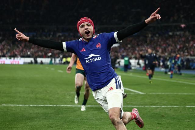 France's wing #11 Louis Bielle-Biarrey celebrates after scoring a try during the Autumn Nations Series international rugby union test match between France and Australia at the Stade de France in Saint-Denis, north of Paris, on November 22, 2025. (Photo by Thibaud MORITZ / AFP)