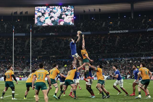 France's lock #04 Thibaud Flament (L) and Australia's lock #05 Jeremy Williams jump for the ball in a line out  during the Autumn Nations Series international rugby union test match between France and Australia at the Stade de France in Saint-Denis, north of Paris, on November 22, 2025. (Photo by Thibaud MORITZ / AFP)