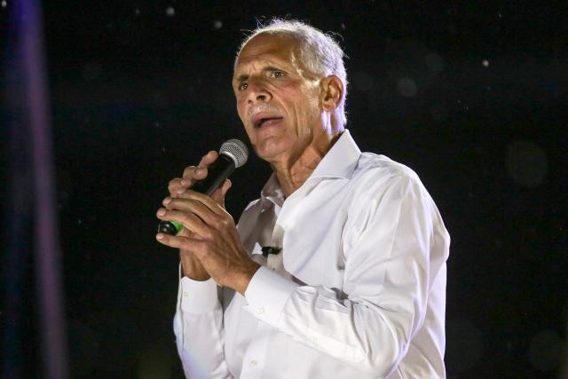 Honduran presidential candidate and businessman Nasry Asfura, of the National Party, speaks during his campaign closing rally in Tegucigalpa on November 22, 2025. Hondurans will head to the polls on November 30 to elect a president, 128 members of the National Congress, 298 mayors, and 20 representatives to the Central American Parliament. (Photo by EMILIO FLORES / AFP)