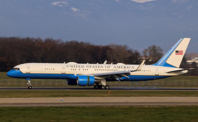 A plane believed to be transporting a US delegation including US Secretary of State Marco Rubio, lands at Geneva airport, on November 23, 2025. Ukrainian, American, and European officials are meeting in Switzerland on November 23 to discuss US President Donald Trump's plan for Ukraine, which Kyiv fears will force it to capitulate but which Washington says is not a final offer. US Secretary of State Marco Rubio is expected in Geneva on November 23, along with US special envoy, Steve Witkoff, for talks with the Ukrainians and Europeans. They will be joined by Army Secretary Daniel Driscoll. The Ukrainian delegation will be led by Ukraine's Presidential Office Chief Andriy Yermak. (Photo by Valentin Flauraud / AFP)
