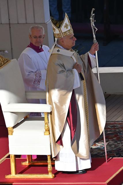 Pope Leo XIV (C) leads the mass of Jubilee of Choirs and Choral Society at St Peter's Square in The Vatican on November 23, 2025. (Photo by Andreas SOLARO / AFP)