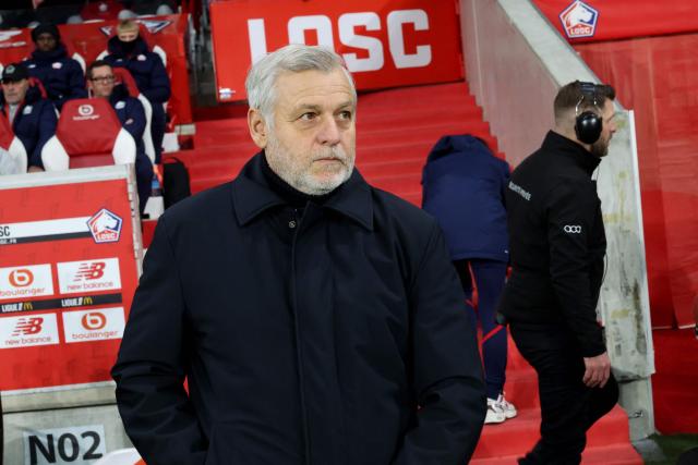 Lille's French head coach Bruno Genesio looks on before the start of the French L1 football match between Lille (LOSC) and Paris FC at the Stade Pierre-Mauroy in Villeneuve-d'Ascq, northern France, on November 23, 2025. (Photo by Francois LO PRESTI / AFP)
