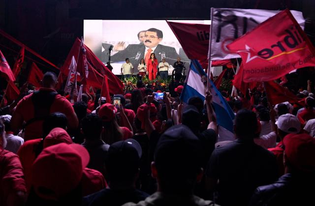 Honduras Presidential candidate for the ruling Libertad y Refundacion (LIBRE) party, Rixi Moncada delivers a speech during her closing campaign rally in Tegucigalpa on November 23, 2025. Honduras will hold presidential elections on November 30, 2025. (Photo by Orlando SIERRA / AFP)