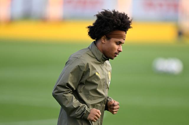 Dortmund's German forward #27 Karim Adeyemi warms up during a training session in Dortmund, western Germany on November 24, 2025, on the eve of the UEFA Champions League, league phase - Day 5 football match, Borussia Dortmund v Villarreal CF. (Photo by Ina FASSBENDER / AFP)