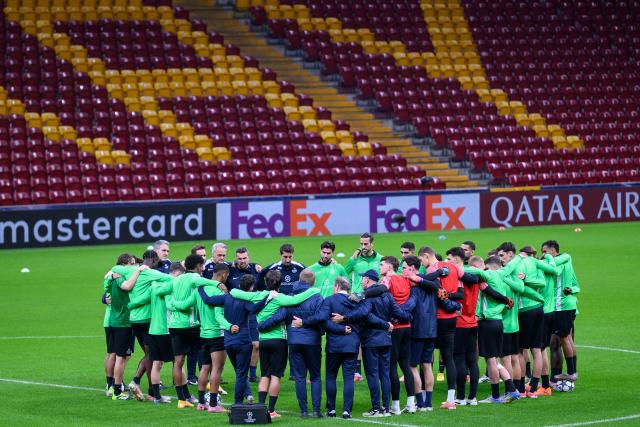 Union Saint-Gilloise's players take part in a training session on the eve of the UEFA Champions League, league phase, day 5 football match between Galatasaray and Royale Union Saint-Gilloise, at the Rams Park Stadium in Istanbul on November 24, 2025. (Photo by Yasin AKGUL / AFP)