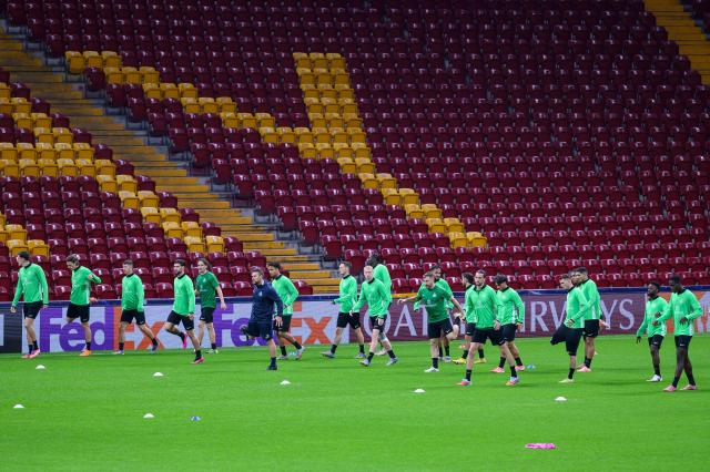 Union Saint-Gilloise's players take part in a training session on the eve of the UEFA Champions League, league phase, day 5 football match between Galatasaray and Royale Union Saint-Gilloise, at the Rams Park Stadium in Istanbul on November 24, 2025. (Photo by Yasin AKGUL / AFP)
