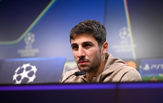 Villarreal's Spanish midfielder #14 Santi Comesana attends a news conference in Dortmund, western Germany on November 24, 2025, on the eve of the UEFA Champions League, league phase - Day 5 football match, Borussia Dortmund v Villarreal CF. (Photo by Ina FASSBENDER / AFP)