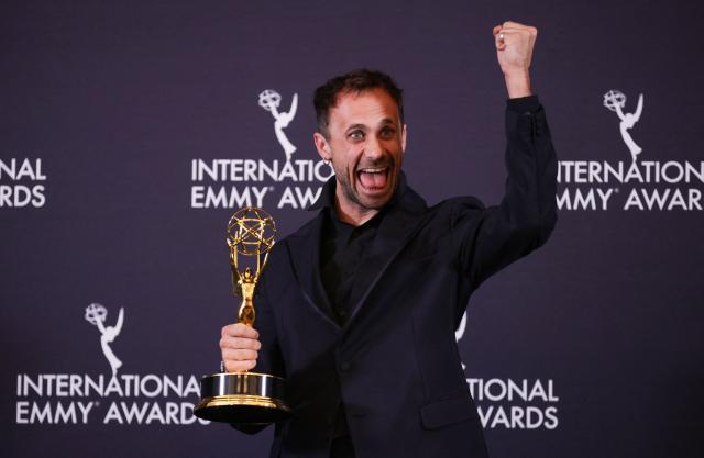 Spanish actor Oriol Pla poses in the press room with the Best Performance by an Actor award for "I, Addict" during the 53rd International Emmy Awards Gala at the New York Hilton Midtown on November 24, 2025 in New York City. (Photo by Leonardo MUNOZ / AFP)