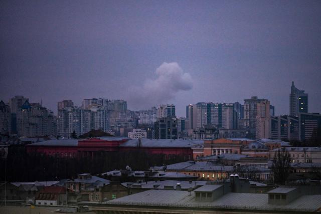 Smoke rises above buildings during an air attack in Kyiv on November 25, 2025, amid the Russian invasion of Ukraine. Ukraine and Russia counted casualties on November 25 after trading deadly overnight strikes, as negotiators scrambled to revise a framework to end the nearly four-year conflict ahead of a US-imposed deadline. (Photo by Sergei GAPON / AFP)
