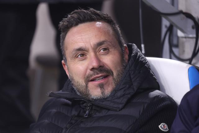 Marseille's Italian head coach Roberto De Zerbi looks on during the UEFA Champions League, league phase - matchday 5, football match between Olympique de Marseille (OM) and Newcastle United FC at the Velodrome Stadium in Marseille, southeastern France, on November 25, 2025. (Photo by Alex MARTIN / AFP)