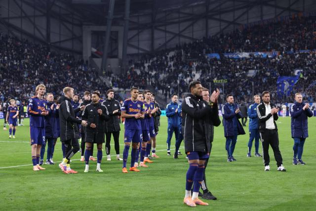 Newcastle's players react after losing the  UEFA Champions League, league phase - matchday 5, football match between Olympique de Marseille (OM) and Newcastle United FC at the Velodrome Stadium in Marseille, southeastern France, on November 25, 2025. (Photo by Alex MARTIN / AFP)