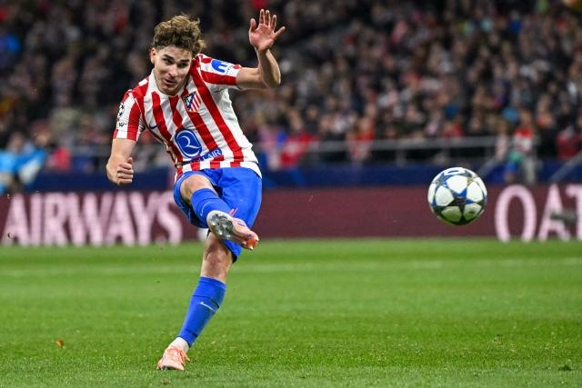 Atletico Madrid's Argentine forward #19 Julian Alvarez shoots at goal during the UEFA Champions League, league phase day 5 football match between Club Atletico de Madrid and Inter Milan at the Metropolitano Stadium in Madrid on November 26, 2025. (Photo by Javier SORIANO / AFP)