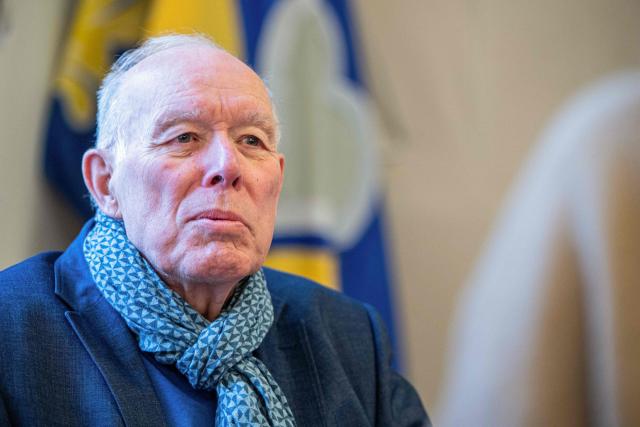 Ex-Minister-President Charles Picqué takes part in a hearing by a special commission regarding the Metro 3 project, at the Region Parliament in Brussels on November 27, 2025. The Commission will look into the origins of the Metro 3 project, whose construction is underway but with an uncertain future, as costs are spiraling. (Photo by EMILE WINDAL / Belga / AFP) / Belgium OUT