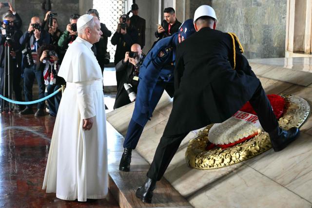 Pope Leo XIV visits the Ataturk Mausoleum (An?tkabir) in Ankara during a six-day visit to Turkey and Lebanon, on November 27, 2025. (Photo by Andreas SOLARO / AFP)