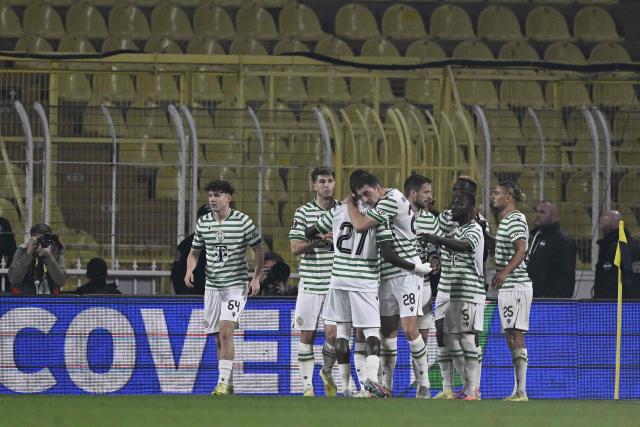 Ferencvarosi’s Hungarian forward #19  Barnabas Varga (3rdR) celebrate after scoring a goal during the UEFA Europa League 5 round day football match between Ferencvarosi TC and Fenerbahce at the Chobani Stadium in Istanbul, on November 27, 2025. (Photo by Yasin AKGUL / AFP)