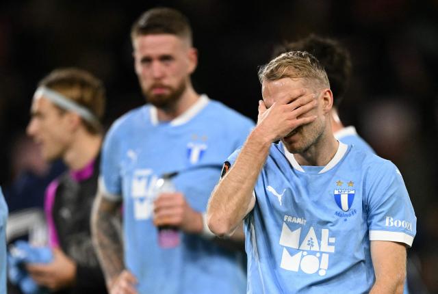 Malmo FF's Swedish midfielder #06 Oscar Lewicki reacts after the UEFA Europa League league-stage football match between Nottingham Forest and FF Malmo at The City Ground in Nottingham, central England, on November 27, 2025. Nottingham Forest won the match 3-0. (Photo by Oli SCARFF / AFP)