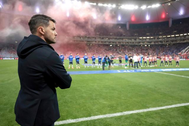 Cruz Azul's Argentine head coach Nicolas Larcamon looks on ahead of the Liga MX Apertura quarter-final first leg football match between Guadalajara and Cruz Azul at the Akron Stadium in Zapopan, Mexico on November 27, 2025. (Photo by Ulises RUIZ / AFP)