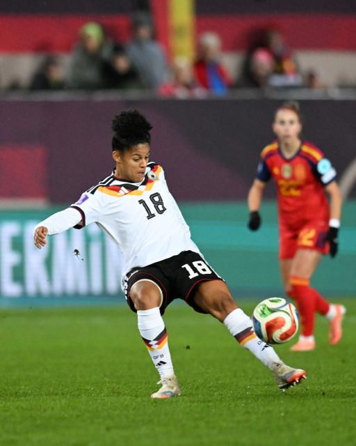 Germany's forward #18 Shekiera Martinez fails to score during UEFA Women's Nations League first leg final football match between Germany and Spain in Kaiserslautern, western Germany on November 28, 2025. (Photo by THOMAS KIENZLE / AFP)