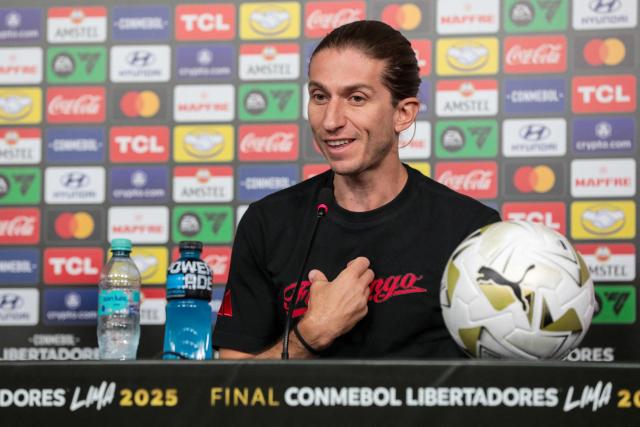 Flamengo's head coach Filipe Luis speaks during a press conference on the eve of the all Brazilian Copa Libertadores final football match between Palmeiras and Flamengo in Lima on November 28, 2025. (Photo by Connie FRANCE / AFP)
