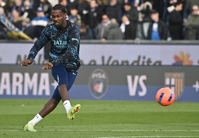 Inter Milan's French forward #9 Marcus Thuram kicks the ball as he warms up ahead of the Italian Serie A football match between Pisa and Inter Milan at the Garibaldi Romeo Anconetani Arena in Pisa on November 30, 2025. (Photo by Isabella BONOTTO / AFP)